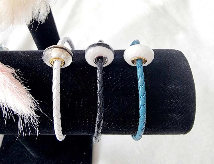 Bracelet en cuir tressé avec perle personnalisée – Le bijou au lait de Maman