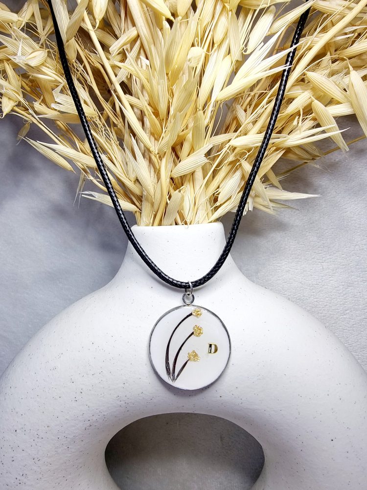 Collier rond personnalisé avec initiale et mèche de cheveux
