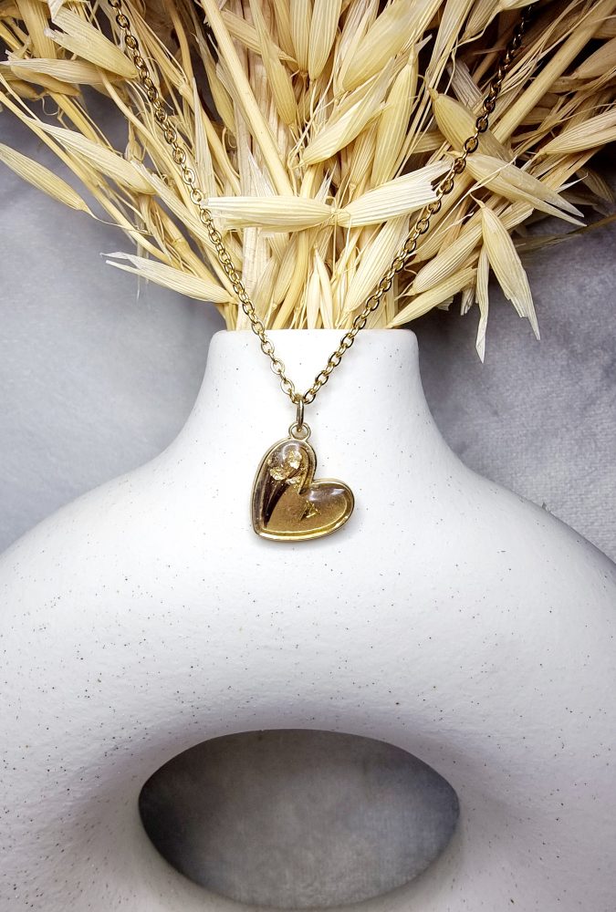 Collier cœur personnalisé avec initiale et mèche de cheveux