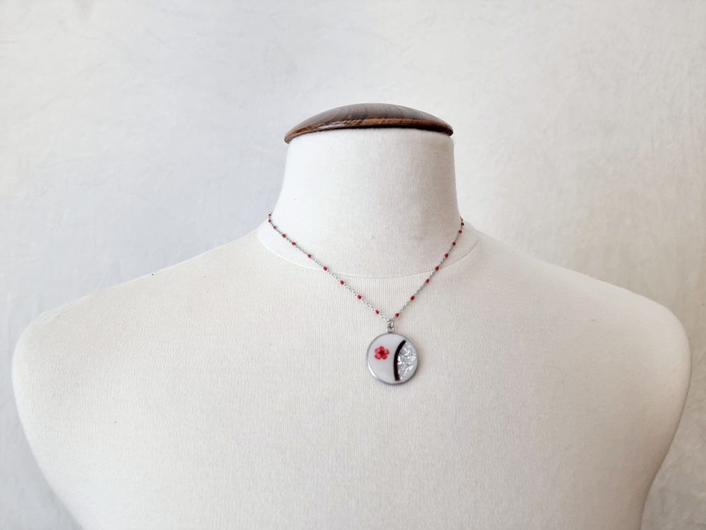 Collier rond en résine lait maternel, cheveux, fleur séchée, bijou souvenir personnalisé